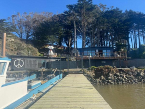Carriage House Waterfront On Tomales Bay With Dock